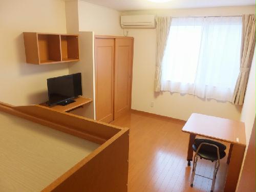 居室・リビング　大型家電設置済みのお部屋です。