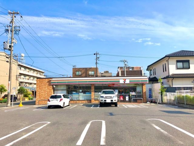 コンビニ　セブンイレブン（コンビニ）まで40m