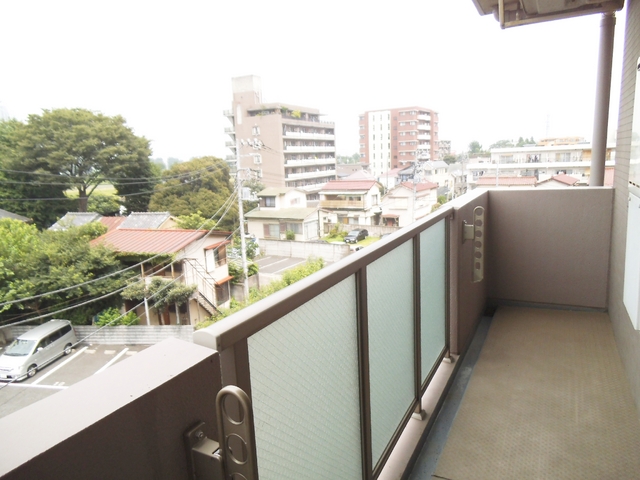 バルコニー　バルコニーはご覧の広さです！