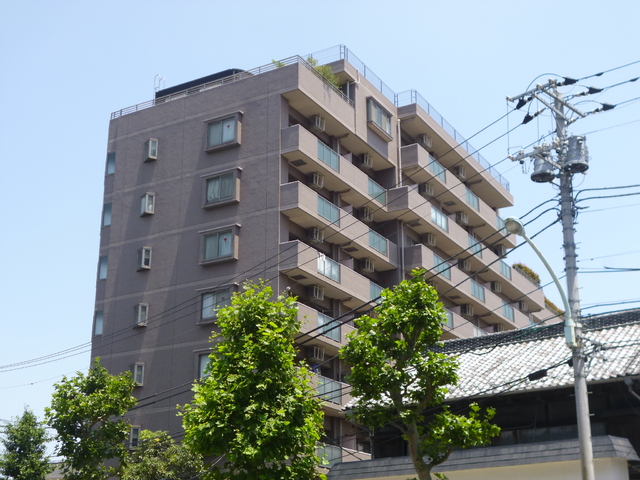 建物外観　リバーサイドで景色も楽しめます♪