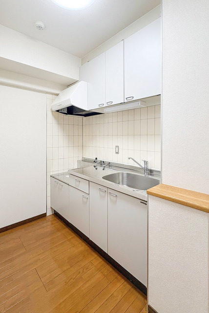 キッチン　コンパクトで使い勝手の良いキッチン