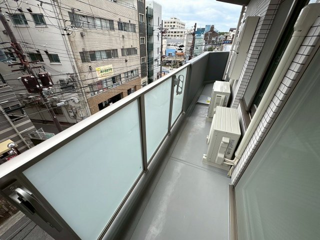 バルコニー　お洗濯にも便利なバルコニー付き