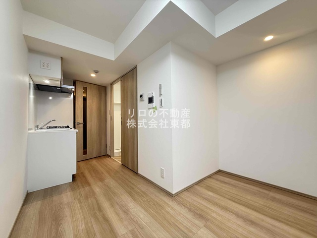 居室・リビング　ダイニングテーブルを置いたり自由にレイアウトできます☆