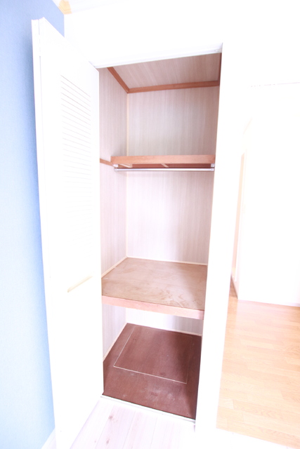 収納　★洋室に収納スペースあり★