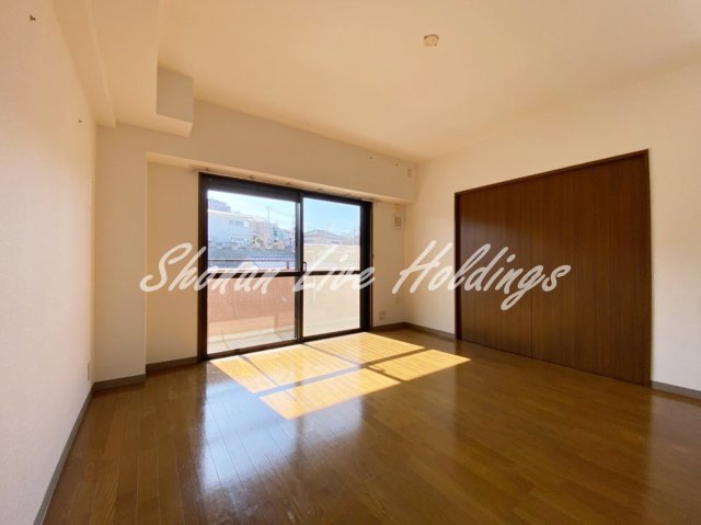 居室・リビング　日当たり良好・明るい室内