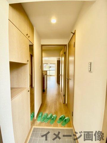 玄関　※同系物件室内写真
