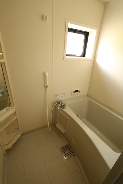 バス・シャワールーム　☆経済的な追焚機能付バス☆