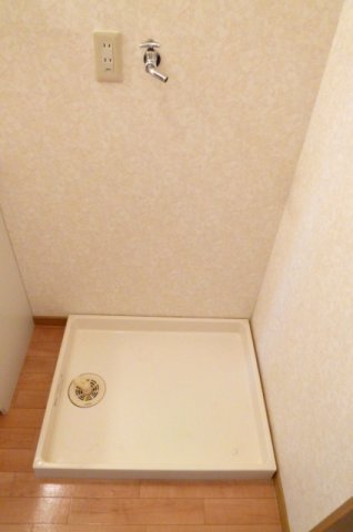 洗面設備　ゆったりとスペースのある洗面所