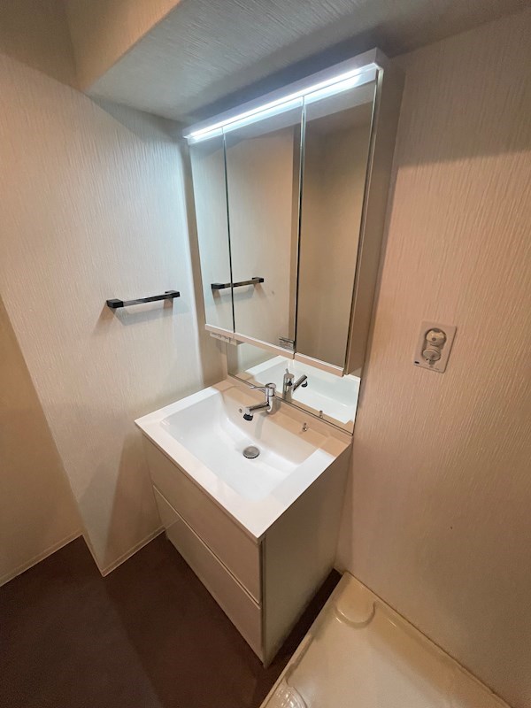 洗面設備　※同タイプの他のお部屋です