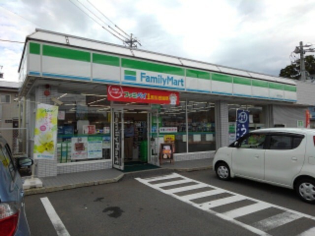 コンビニ　ファミリーマート長野高田店（コンビニ）まで251m