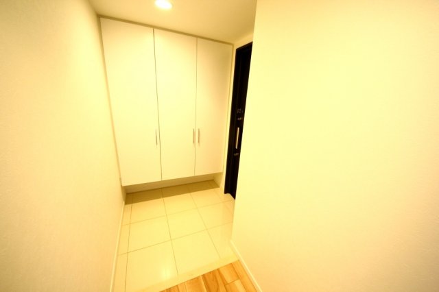 玄関　リバーサイドタワー中之島