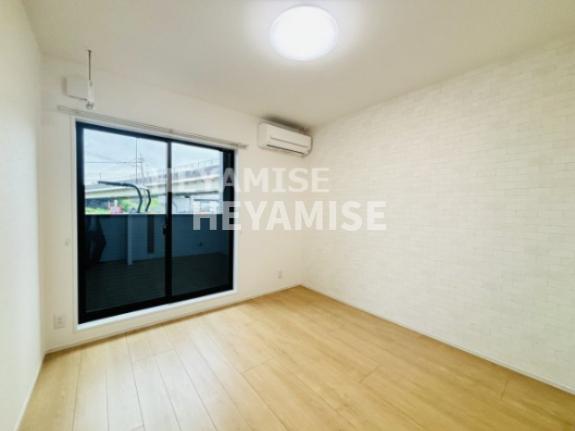 居室・リビング　※同物件反転タイプ※現状を優先します※