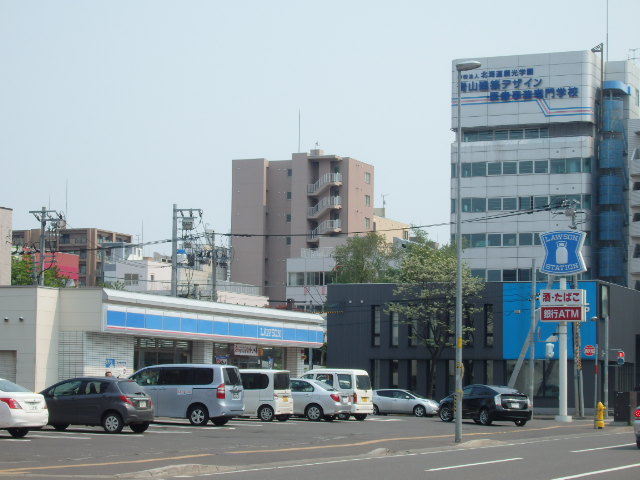 コンビニ　ローソン（コンビニ）まで318m