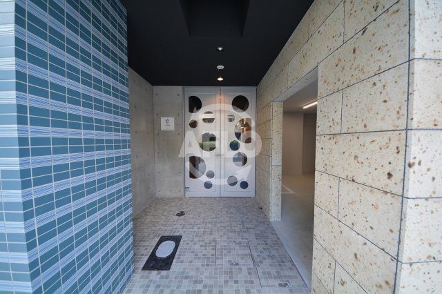 エントランス　ルリーフ真法院　エントランス