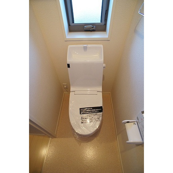 トイレ　温水洗浄機能付き便座