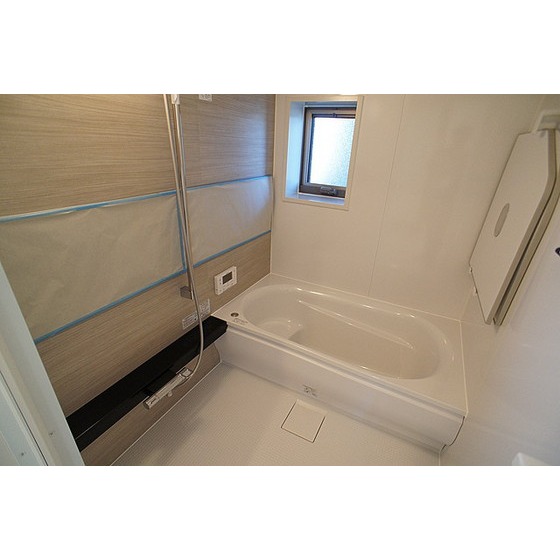 バス・シャワールーム　広い１４１８サイズの浴室です