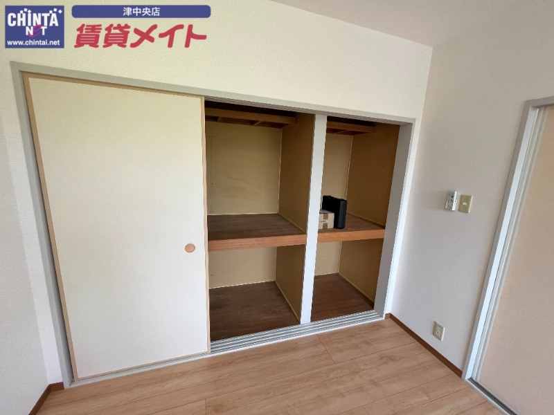 収納　※同一物件別部屋の写真です