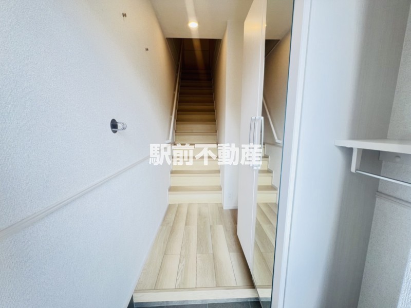 玄関　※類似物件写真