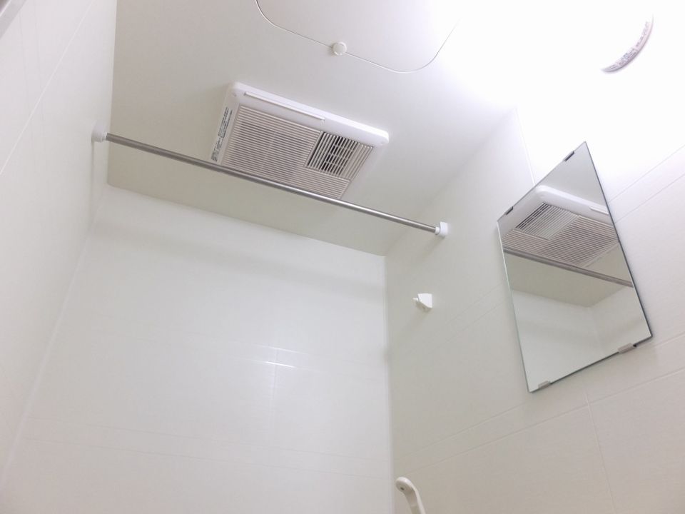 その他設備　浴室換気乾燥機付きなので雨の日のお洗濯も安心です。