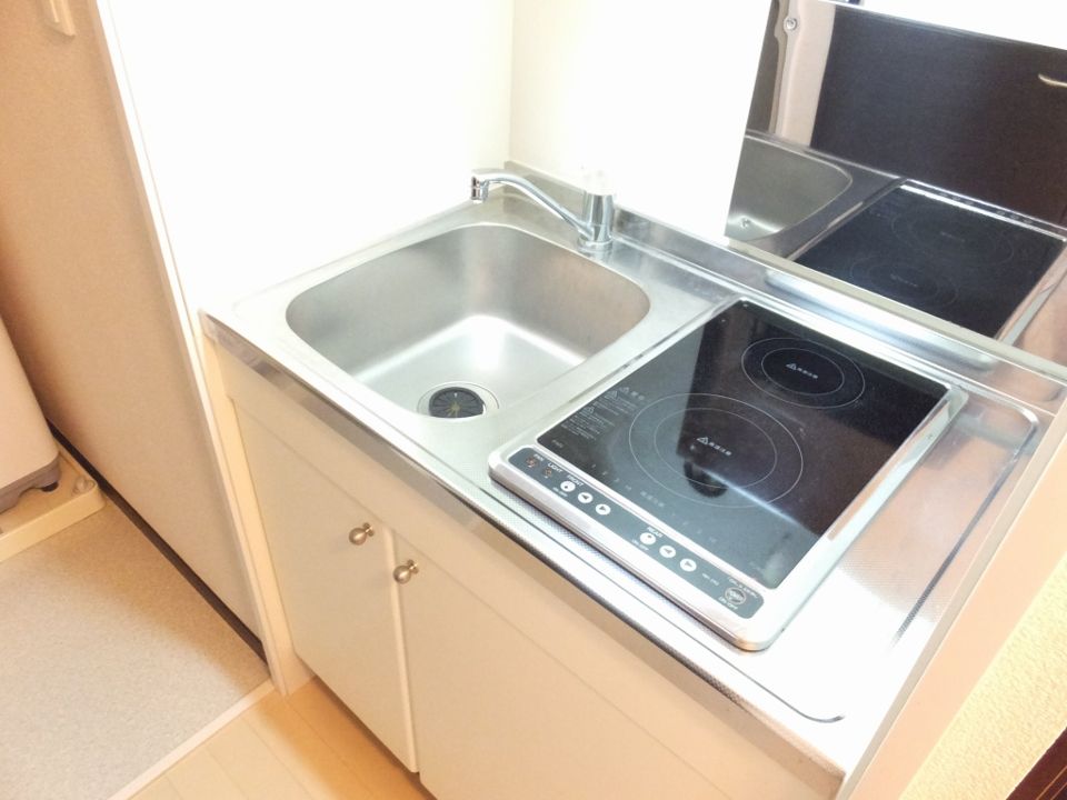 キッチン　２口コンロのラジエントヒーター仕様です。