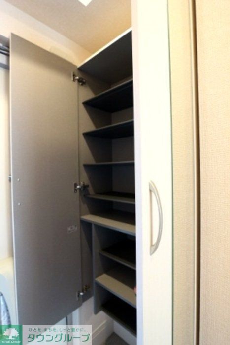 玄関　※別号室参考写真です