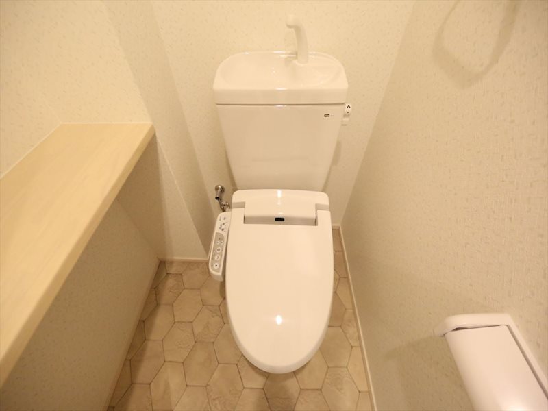 トイレ　温水洗浄暖房便座付トイレ