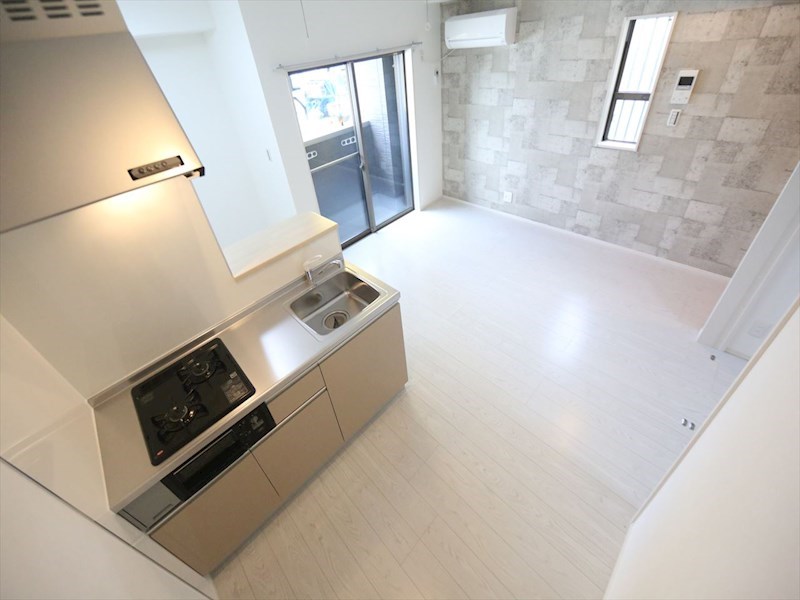 バルコニー　ＬＤＫ12帖　カウンターキッチン