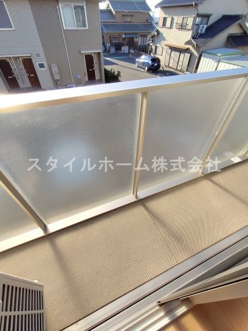 バルコニー　同建物内別部屋の写真です。