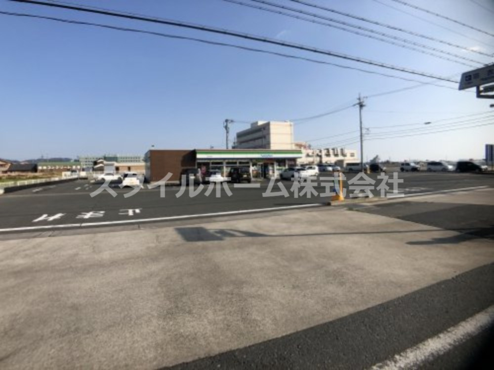 コンビニ　ファミリーマート 豊川中条町店（コンビニ）まで828m