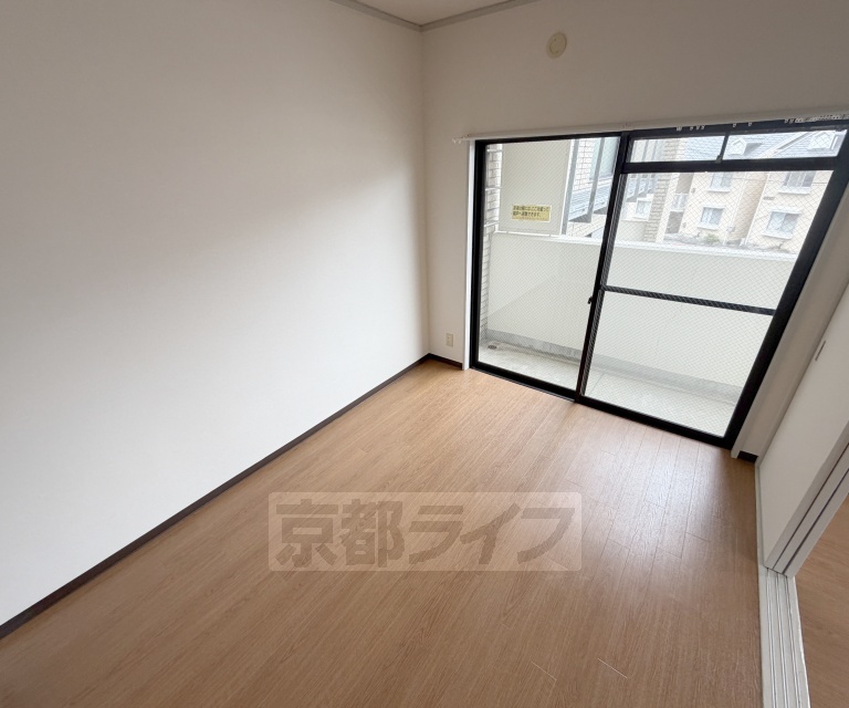 キッチン　３口ガスコンロでお料理も捗ります。