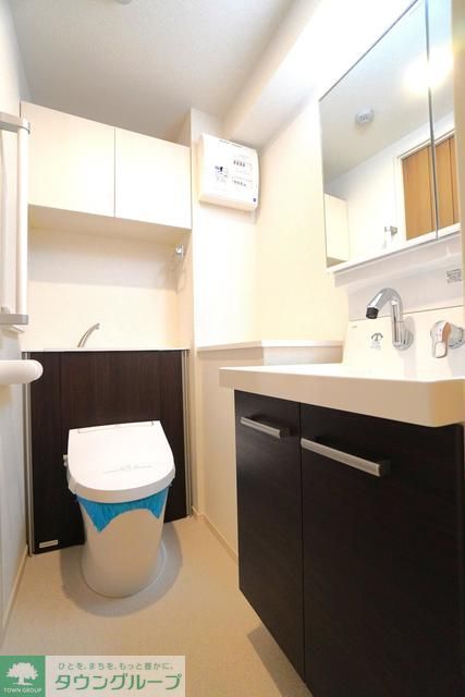 トイレ　※写真は同タイプ住戸です。