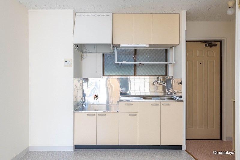 キッチン　写真は同じ建物内の別のお部屋のものです。参考にご覧下さい。