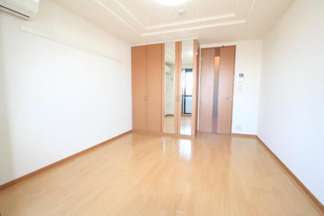 居室・リビング　室内