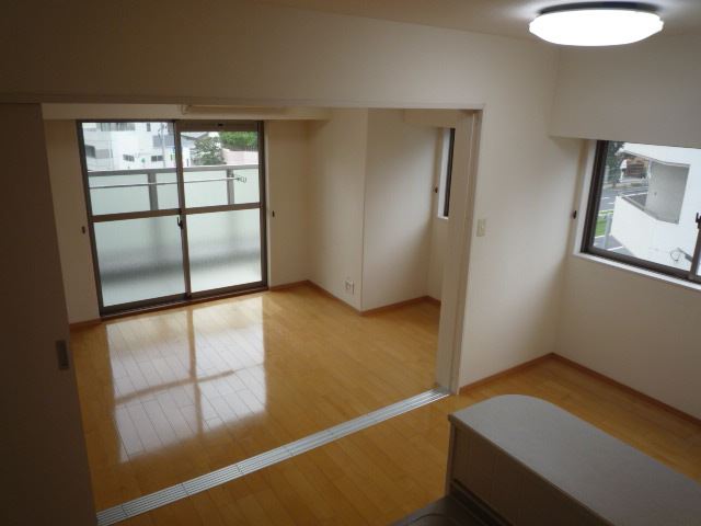 居室・リビング　対面式のキッチンです