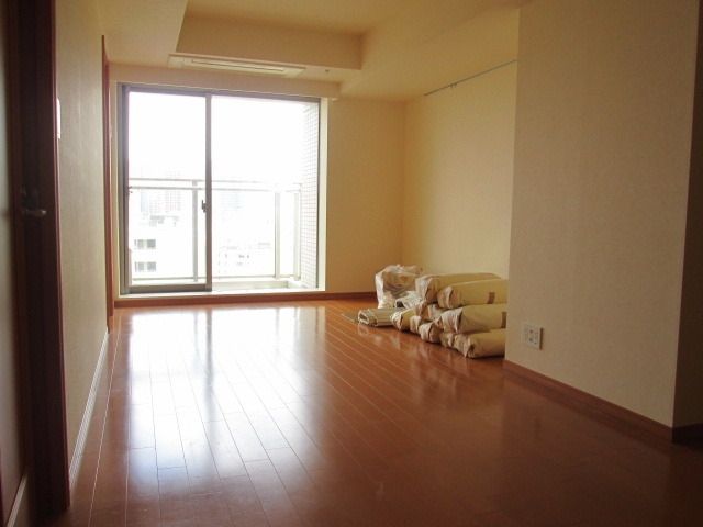 居室・リビング　室内