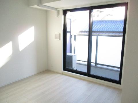 居室・リビング　室内