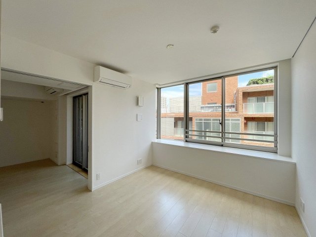 居室・リビング　別号室参考写真