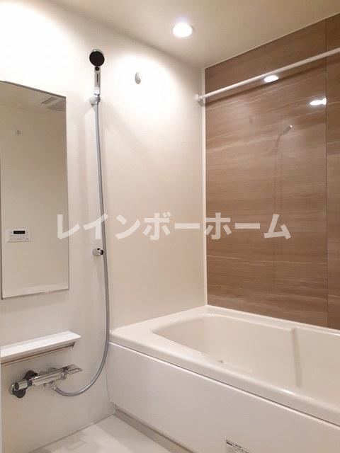 バス・シャワールーム　ゆったり過ごせるお風呂です