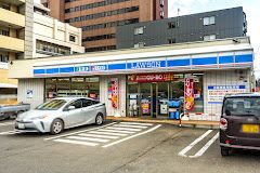 コンビニ　ローソン札幌豊平1条二丁目店（コンビニ）まで233m