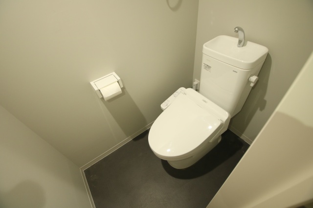 トイレ　※別室の参考写真の為、現況優先です。