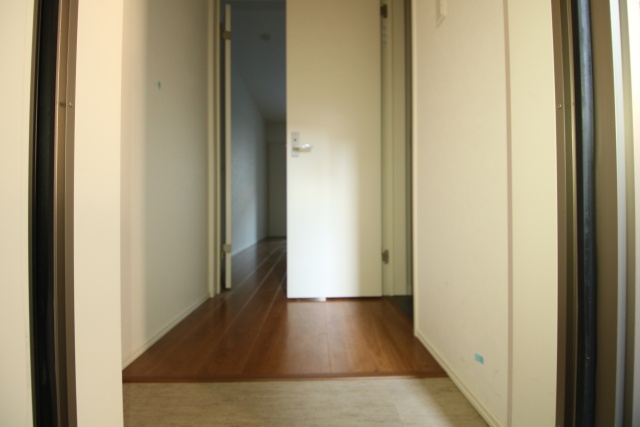 玄関　※別室の参考写真の為、現況優先です。