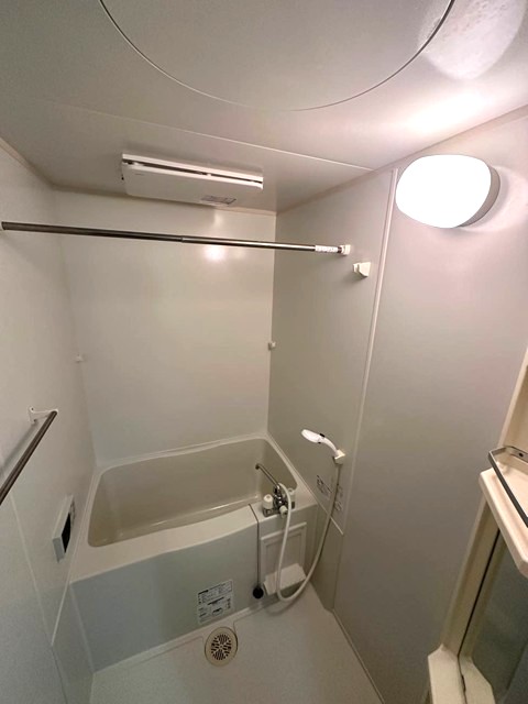 バス・シャワールーム　追い焚き機能・浴室暖房乾燥機付きバスルーム♪雨の日のお洗濯に