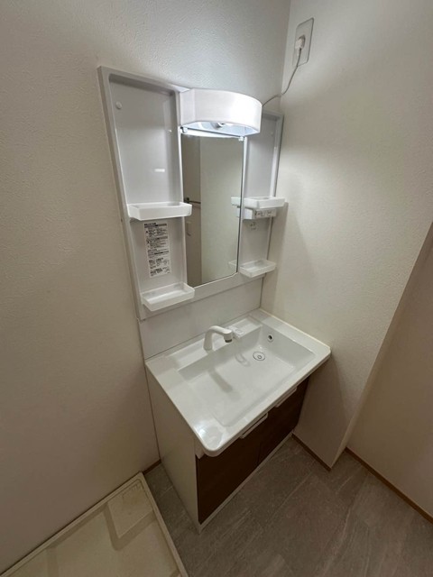 洗面設備　洗髪洗面化粧台で忙しい朝にも寝癖の付いた頭にも優しい☆お化粧