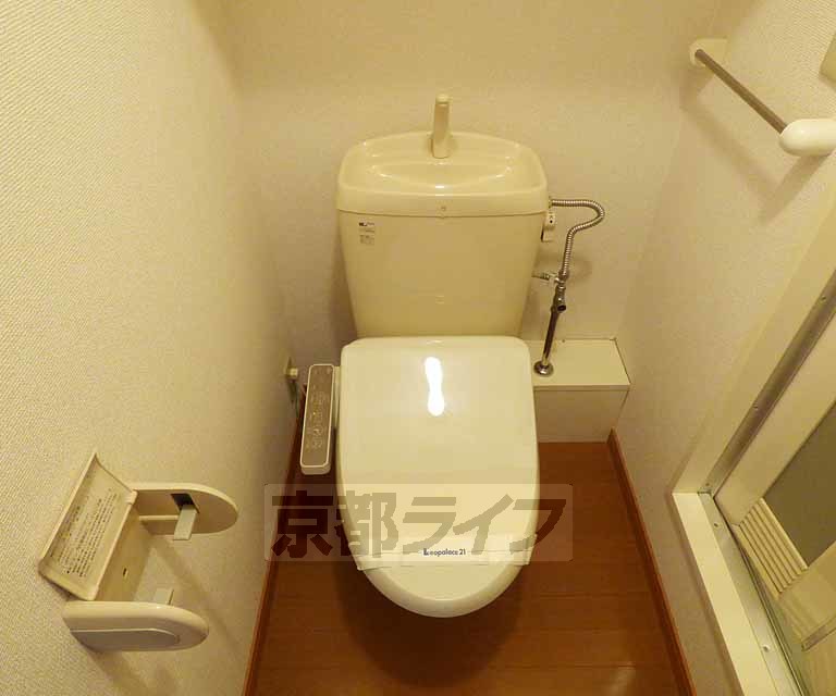 トイレ　手洗い場付きです