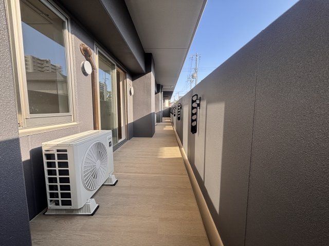 バルコニー　日当たりが良く風通しがいいので洗濯が楽になります