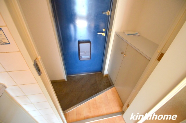 玄関　写真は参考写真です。現況を優先してください。ます。現況を優先