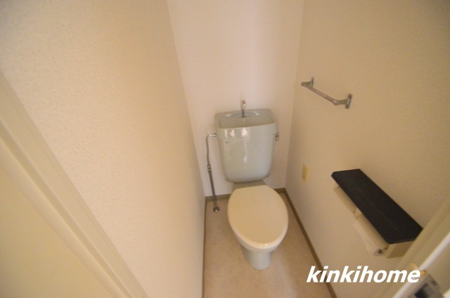 トイレ　写真は参考写真です。現況を優先してください。