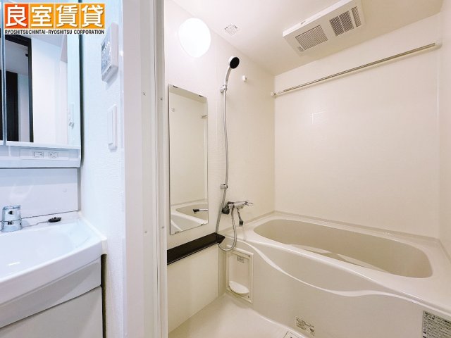 バス・シャワールーム　浴室乾燥機あり