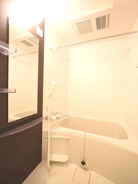 バス・シャワールーム　浴室暖房乾燥機能付バス