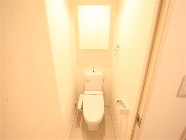 トイレ　温水洗浄便座付トイレ